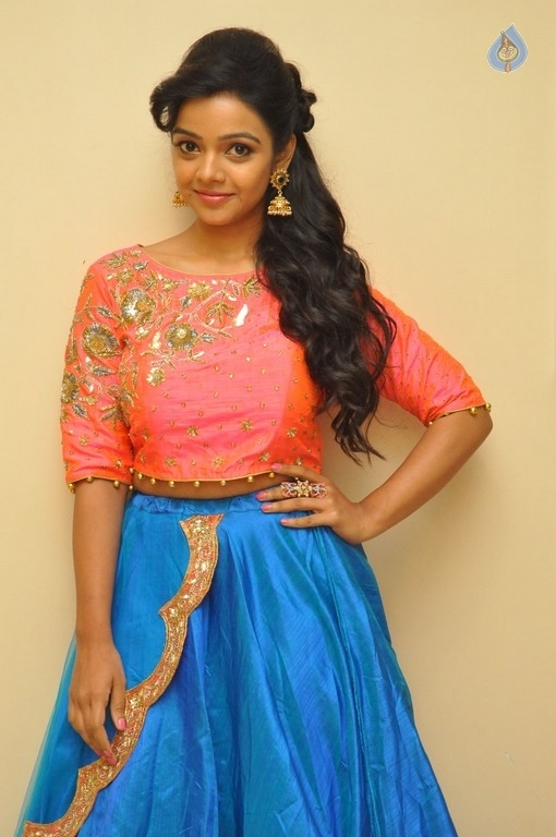 Nithya Shetty Gallery - 23 / 30 photos