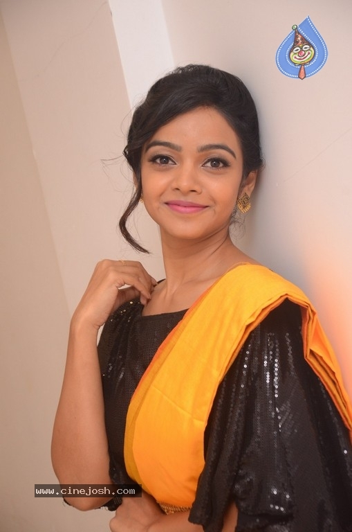 Nithya Shetty Pictures - 8 / 21 photos