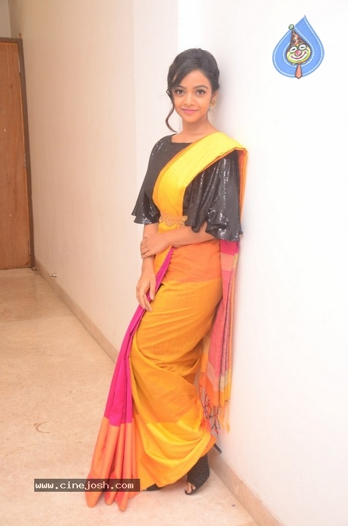 Nithya Shetty Pictures - 13 / 21 photos