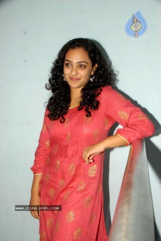 Nitya Menon Gallery - 14 / 37 photos