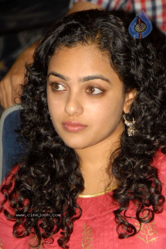 Nitya Menon Gallery - 23 / 37 photos