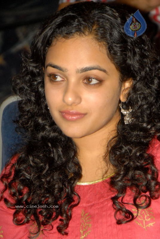 Nitya Menon Gallery - 24 / 37 photos