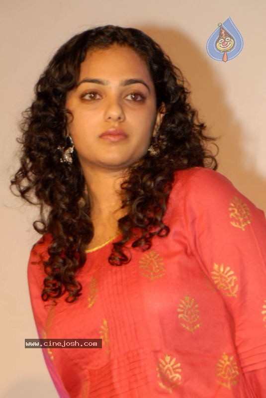 Nitya Menon Gallery - 25 / 37 photos