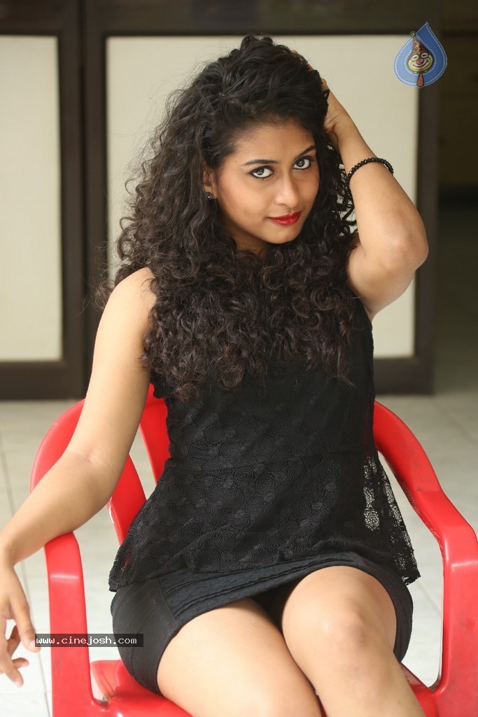 Nitya Stills - 20 / 147 photos