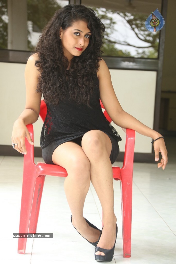 Nitya Stills - 28 / 147 photos