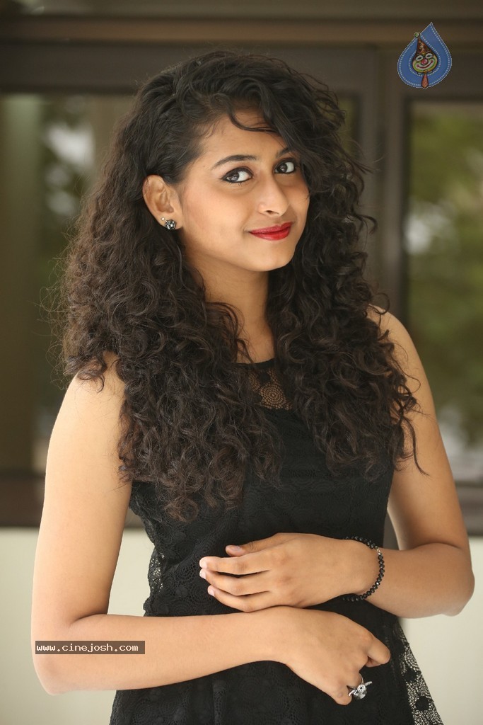 Nitya Stills - 34 / 147 photos