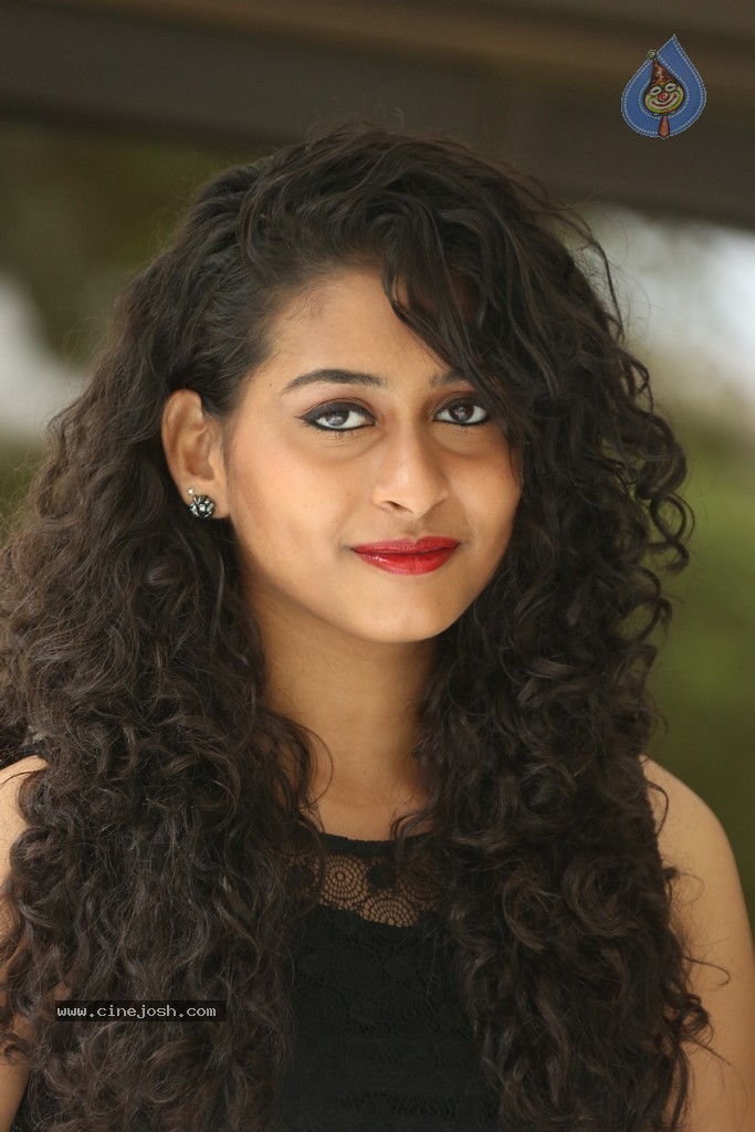 Nitya Stills - 53 / 147 photos