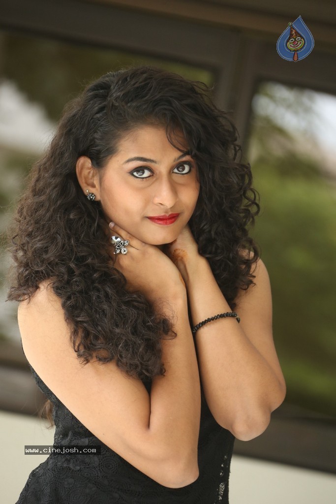 Nitya Stills - 67 / 147 photos