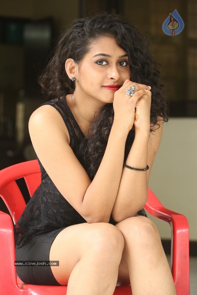 Nitya Stills - 68 / 147 photos