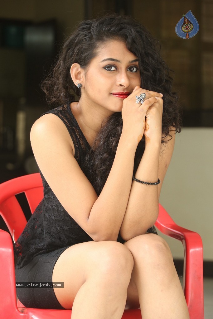 Nitya Stills - 69 / 147 photos