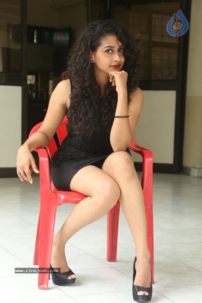 Nitya Stills - 106 / 147 photos