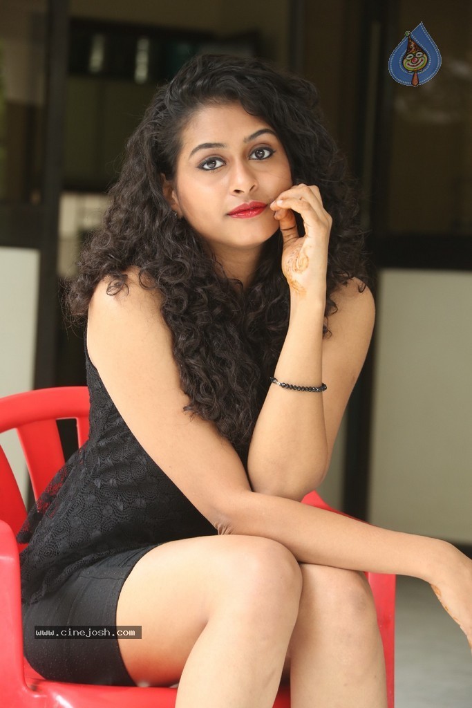 Nitya Stills - 132 / 147 photos