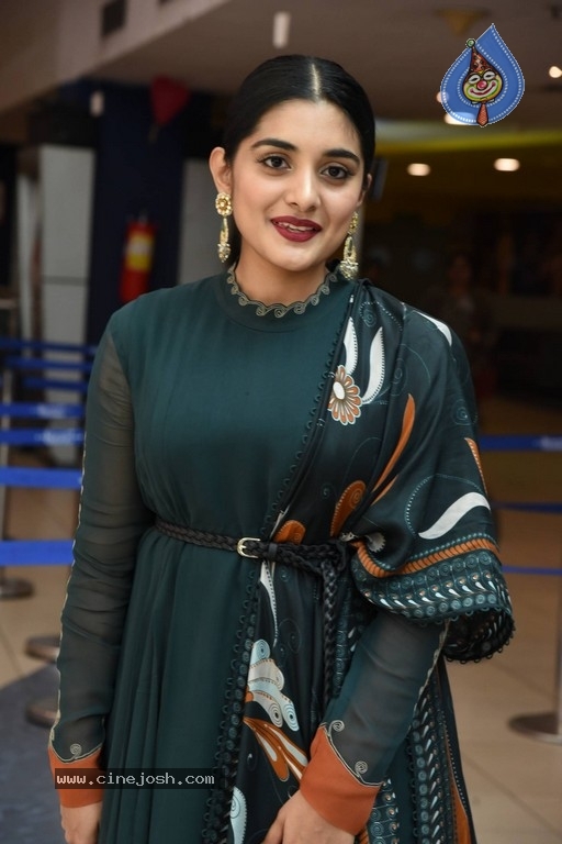 Niveda Thomas Photos - 17 / 21 photos