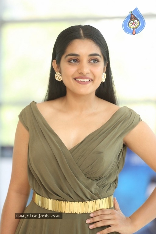 Niveda Thomas Photos - 10 / 21 photos