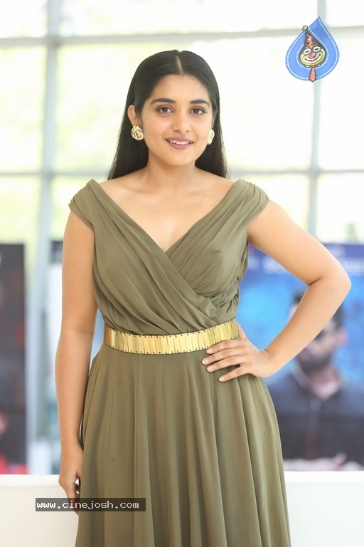 Niveda Thomas Photos - 16 / 21 photos