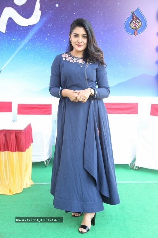 Niveda Thomas Photos - 9 / 27 photos