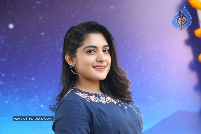 Niveda Thomas Photos - 14 / 27 photos