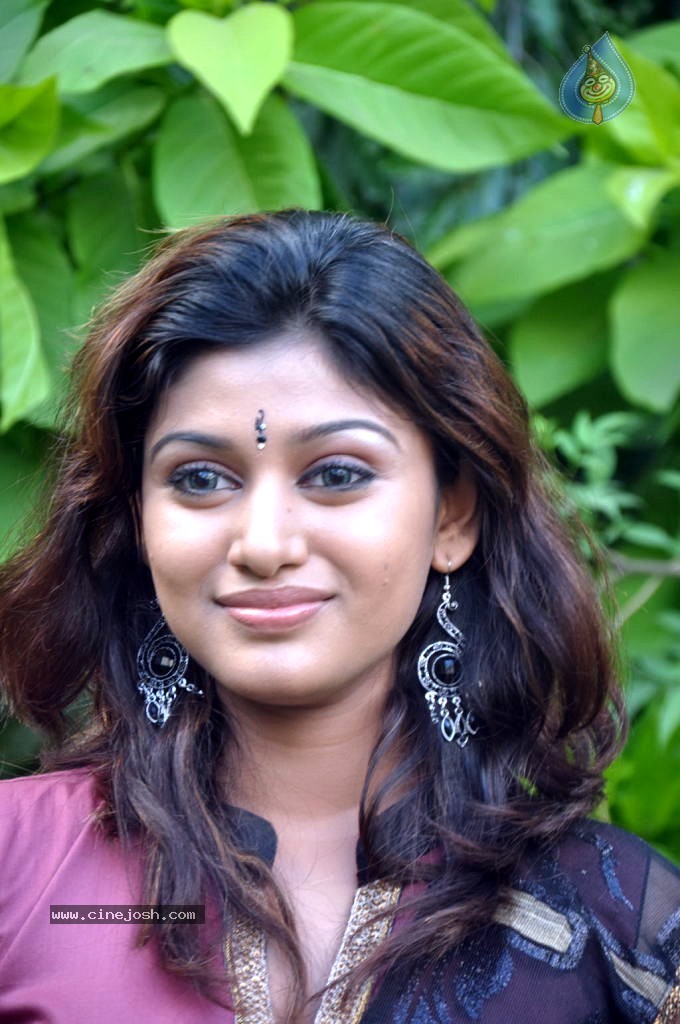 Tamil Actress Sex Download Oviya - Oviya Stills - Photo 19 of 26
