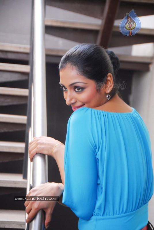 Padma Priya Latest Gallery - 26 / 83 photos