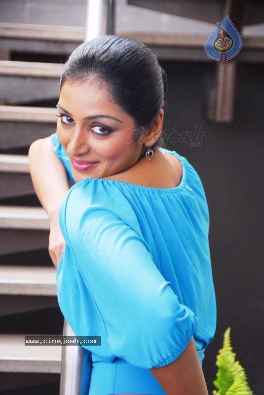 Padma Priya Latest Gallery - 44 / 83 photos