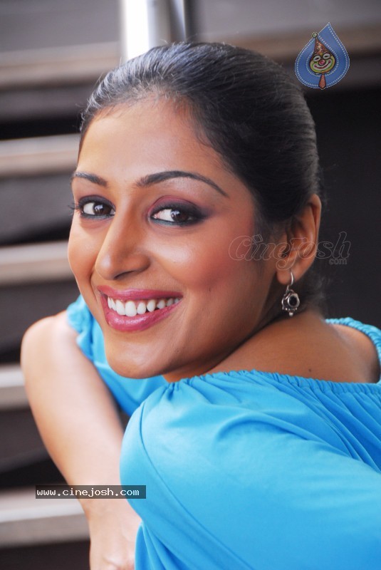 Padma Priya Latest Gallery - 45 / 83 photos