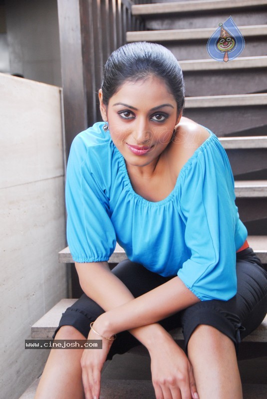 Padma Priya Latest Gallery - 50 / 83 photos