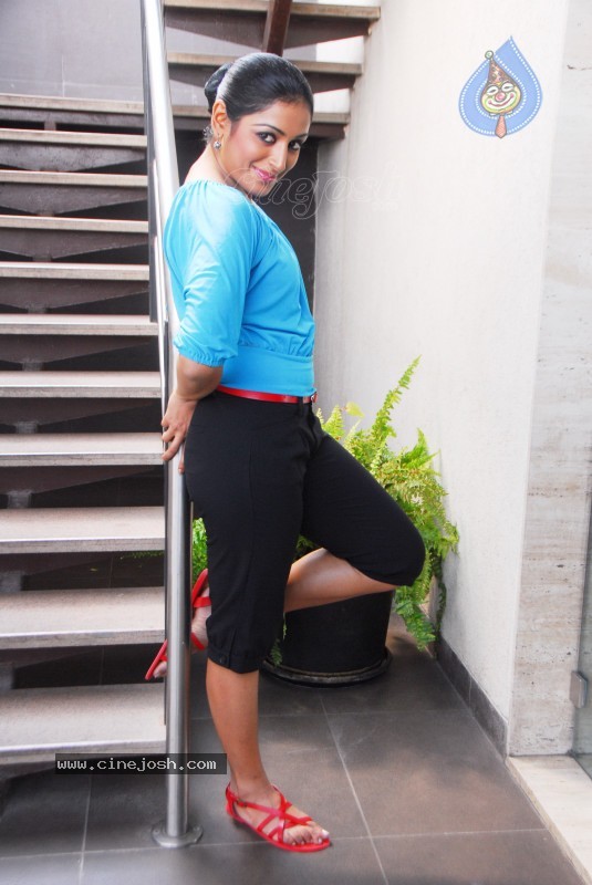 Padma Priya Latest Gallery - 54 / 83 photos