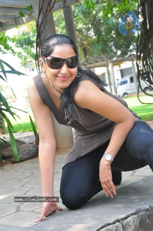 Padma Priya Photo Gallery - 32 / 90 photos