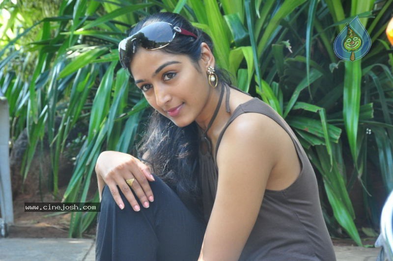 Padma Priya Photo Gallery - 51 / 90 photos