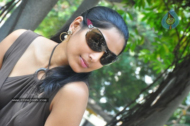 Padma Priya Photo Gallery - 77 / 90 photos