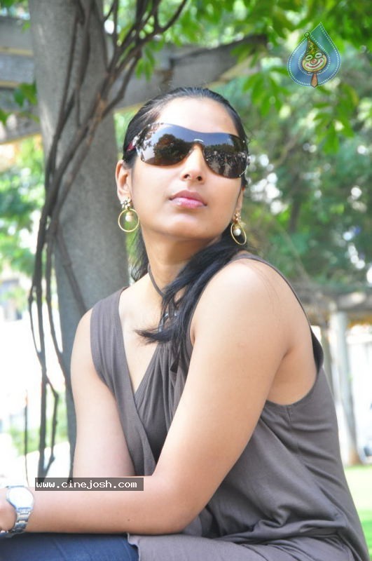 Padma Priya Photo Gallery - 89 / 90 photos