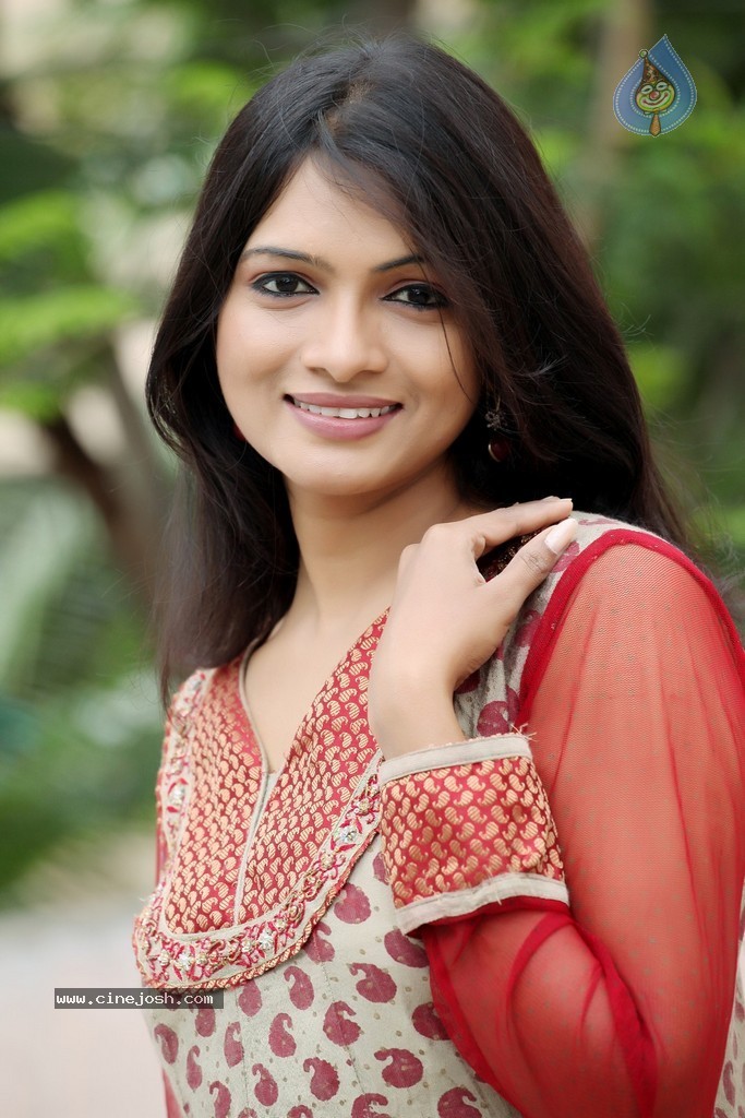 Pallavi Latest Stills - 28 / 66 photos