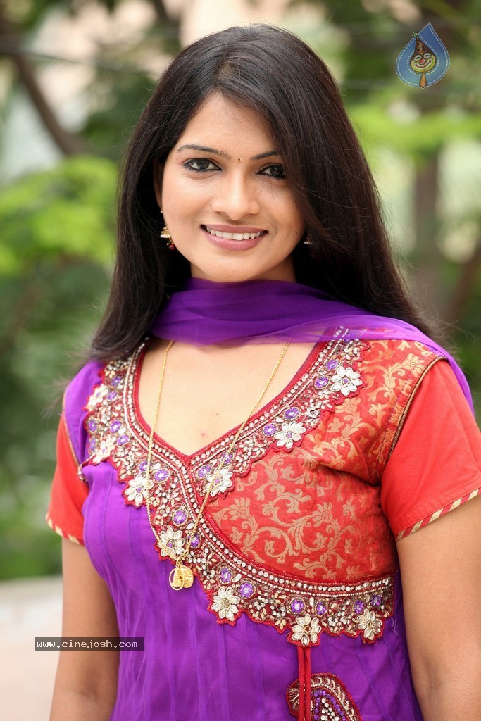 Pallavi Latest Stills - 32 / 66 photos