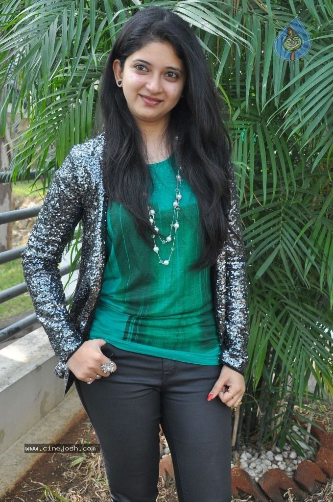 Pallavi Stills - 37 / 67 photos