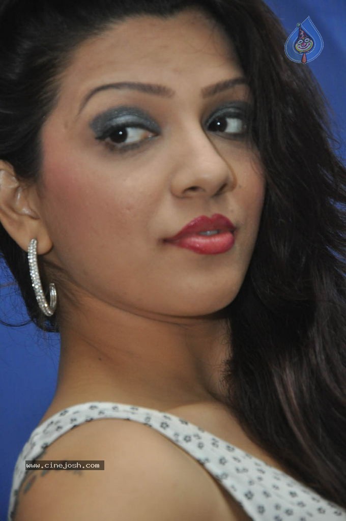 Parinidhi New Stills - 35 / 43 photos