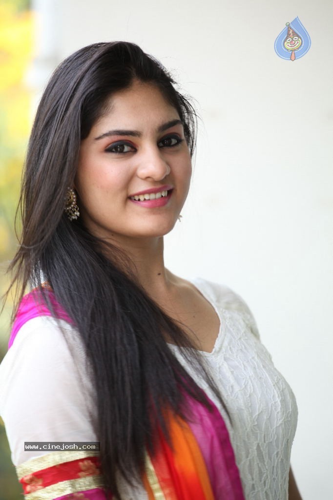 Parinika New Stills - 55 / 74 photos