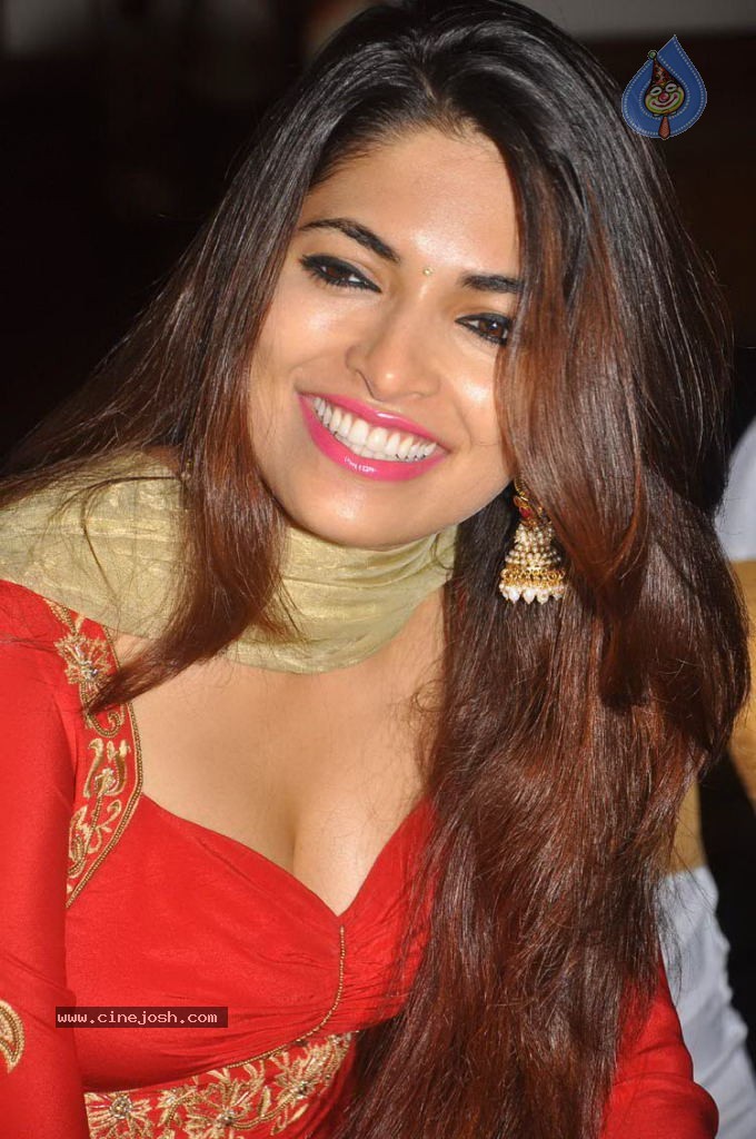 Parvathy New Stills - 49 / 88 photos