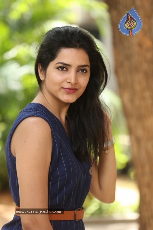 Pavani Gangireddy Stills - 41 / 42 photos