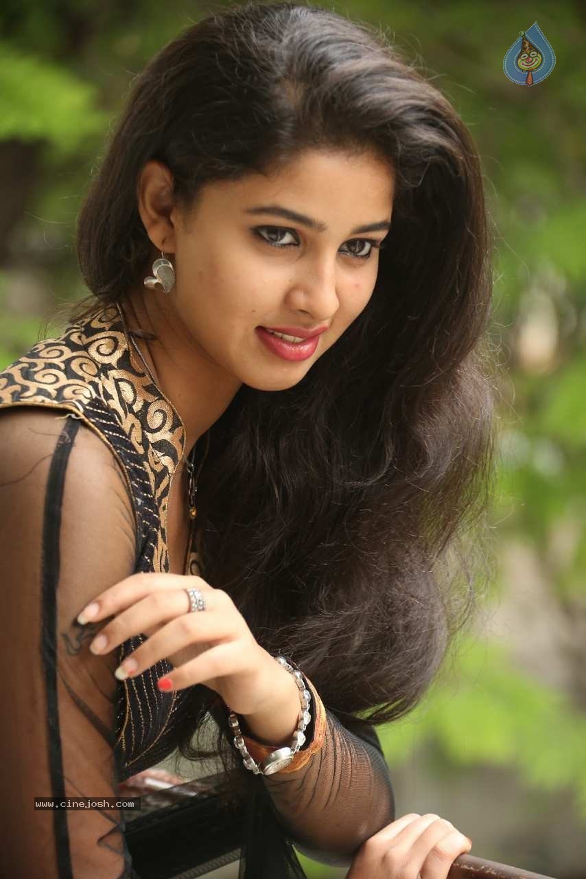 Pavani Latest Gallery - 24 / 64 photos