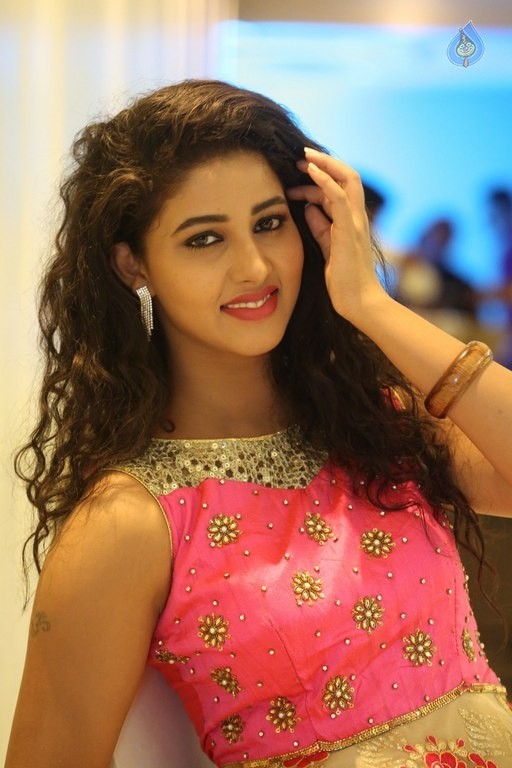 Pavani Latest Photos - 7 / 41 photos