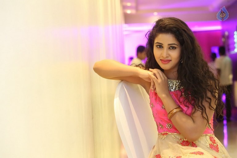 Pavani Latest Photos - 20 / 41 photos