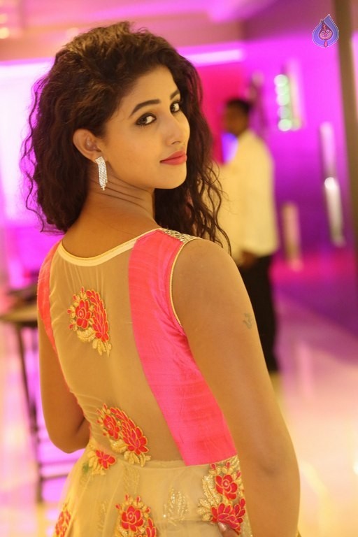 Pavani Latest Photos - 22 / 41 photos