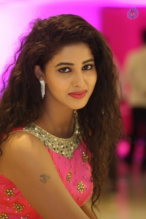 Pavani Latest Photos - 32 / 41 photos