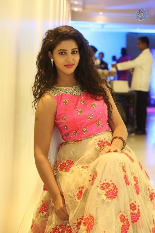 Pavani Latest Photos - 33 / 41 photos