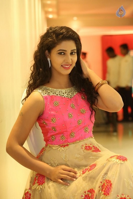 Pavani Latest Photos - 35 / 41 photos