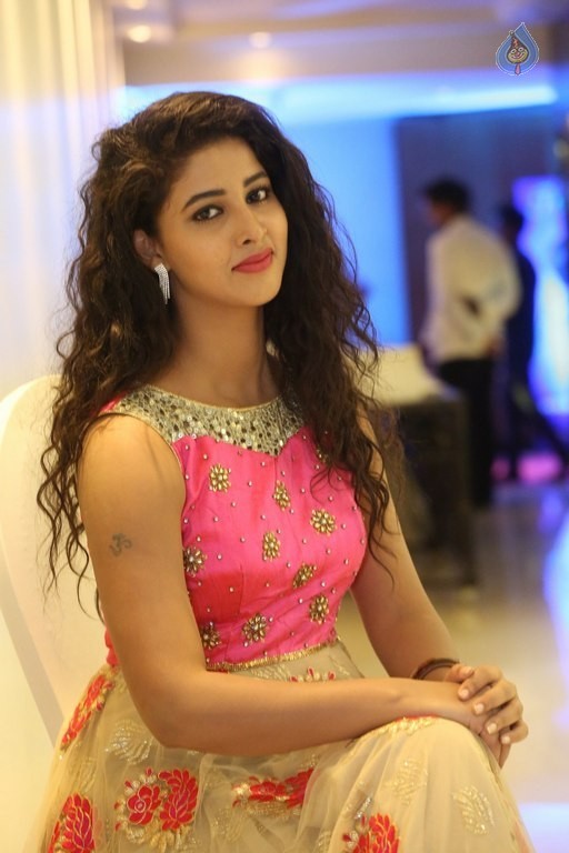 Pavani Latest Photos - 39 / 41 photos