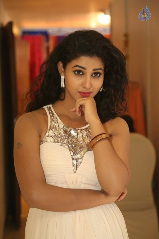 Pavani Latest Pics - 37 / 42 photos