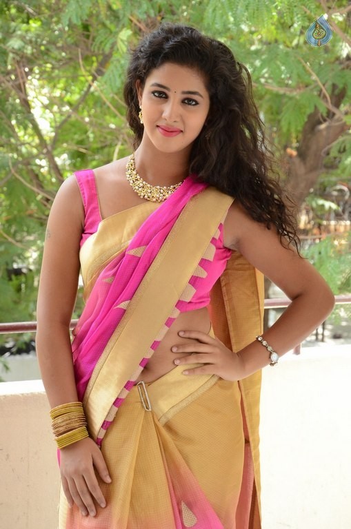 Pavani Latest Pics - 18 / 42 photos