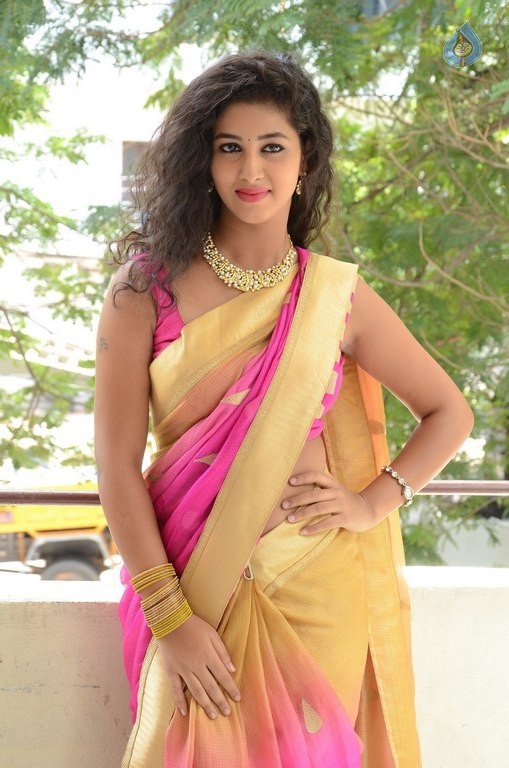 Pavani Latest Pics - 38 / 42 photos