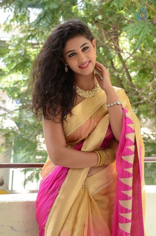 Pavani Latest Pics - 41 / 42 photos